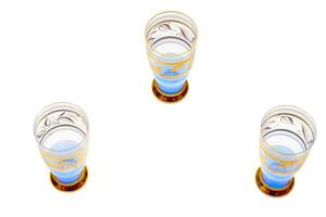 drei Blau Gold festlich Brille zum Wein, Saft, Getränke foto