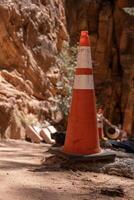 Orange Vorsicht Kegel auf Zion Park Weg Konstruktion foto