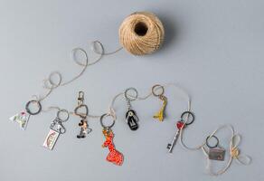 Souvenirs Schlüsselanhänger von anders Städte von das Welt foto