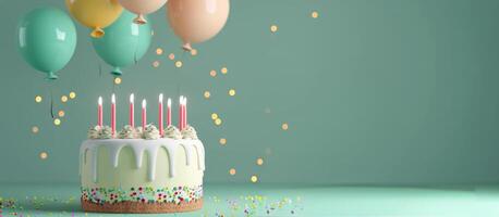 Geburtstag Kuchen mit zündete Kerzen und Luftballons foto