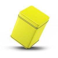 Gelbe quadratische Blechdose Verpackungsmodell für Ihr Designprojekt - Mock-up 3D-Darstellung auf weißem Hintergrund isolieren. foto