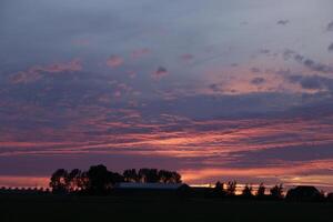 Sonnenuntergang im das Niederlande foto