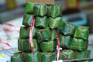 gekocht Reis im Banane Blätter, Thailand foto