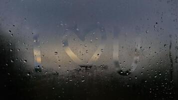 Liebe Sie geschrieben auf beschlagen oder gefroren Fenster Glas foto