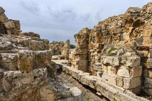 Überreste von das Antiquität Stadt Salamis ein Eisen Alter Stadt Königreich und ein uralt Stadt im das Osten von das Mittelmeer Insel von Zypern 7 foto