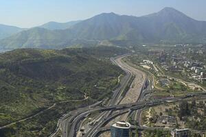 Santiago, Chile, Oktober 22, 2023, Stadt Aussicht zeigen das die Architektur von das Gebäude und Häuser foto