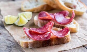 Ciabatta Sandwiches mit fuet foto