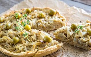 französische offene Zwiebeltorte foto