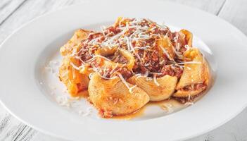 Nudeln mit Bolognese-Sauce foto
