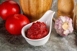 natürlich organisch rot Tomate Einfügen foto