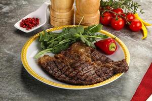 gegrillt Futter rollen Steak mit Rucola foto