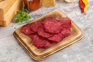 geräuchert Rindfleisch Fleisch - - Pastrami Scheiben foto