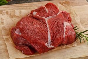 roh Rindfleisch Fleisch Stück zum Kochen foto