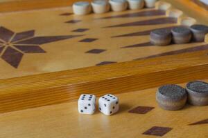 hölzern Backgammon Tafel foto