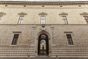 ferrara Italien 29 Juli 2020 Aussicht von Palazzo dei diamanti im ferrara im Italien ein berühmt historisch Gebäude im das Italienisch Stadt foto