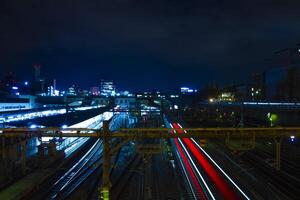 ein Zug beim ueno Bahnhof beim Nacht breit Schuss lange Exposition foto