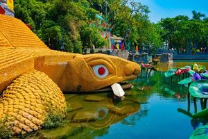 ein Statue Schildkröte beim suoi tien Park im ho Chi minh Vietnam foto