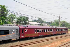 Pendler Linie oder elektrisch Zug im Jakarta, Indonesien foto