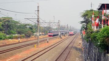 Pendler Linie oder elektrisch Zug im Jakarta, Indonesien foto