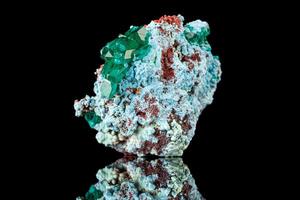 Makro Mineral Stein Dioptase auf ein schwarz Hintergrund foto