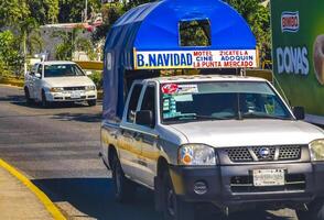 puerto escondido Oaxaca Mexiko 2023 Mexikaner colectivo van Auto Transport abholen LKW Bus im Mexiko. foto