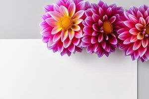 Attrappe, Lehrmodell, Simulation süß Blume auf Weiß Hintergrund ein charmant Anzeige von Blumen- Eleganz und Einfachheit foto
