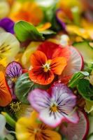 Regenbogen Fiesta ein beschwingt Sommer- Salat Feier foto