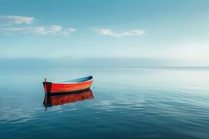einsam Boot auf ein ruhig, leeren Meer. Kopieren Raum. foto