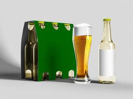gelbes bierflaschenmodell isoliert - leeres etikett foto