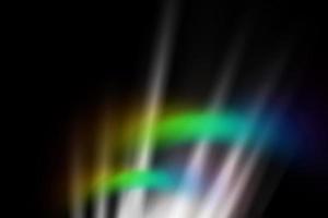 abstraktes hellgrünes Overlay-Muster der Sonne mit abstrakten Strahlen, die Textur auf dunklem Schwarz glühen. foto