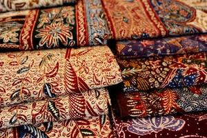 Nahansicht beliebter Stoffe in Indonesien namens Batik, dies besteht aus natürlichen Farben foto
