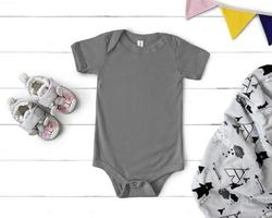 Mock-up-Shirt und Baby-Shirts foto