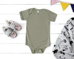 Mock-up-Shirt und Baby-Shirts foto