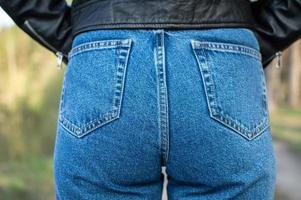 weibliche Beute in Jeans foto