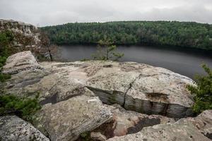 Nebel über dem See Minnewaska foto