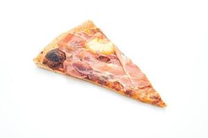 Pizza mit Prosciutto oder Parmaschinken Pizza auf weißem Hintergrund foto