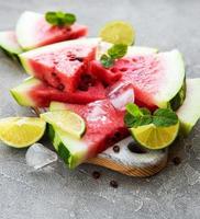 Wassermelone mit Limetten und Eis