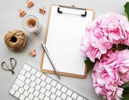 Büro Schreibtisch Arbeitsplatz foto