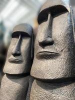 London, Vereinigtes Königreich, 2014 - Reproduktion der antiken Moai-Statue. Osterinsel. foto