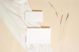 minimalistische Komposition für Kopienraum in ästhetischem Layout foto