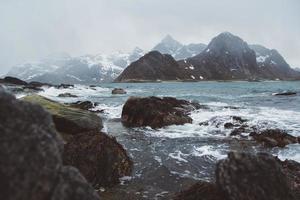 Norwegen Berge und Landschaften auf den Lofoten foto