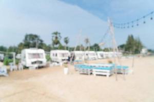 abstrakte Unschärfe Wohnmobil am Strand für Hintergrund foto