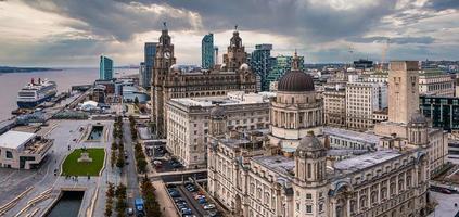 Luftaufnahme der Skyline von Liverpool in Großbritannien foto