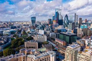 Luftpanoramaszene des Londoner Finanzviertels foto