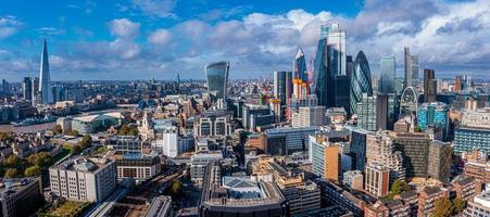 Luftpanoramaszene des Londoner Finanzviertels foto