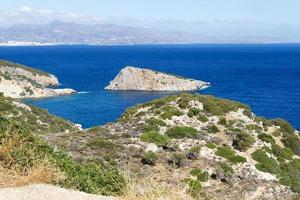 das Meer und die Berge von Kreta. foto