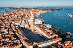 Luftaufnahme des ikonischen San Marco Square foto