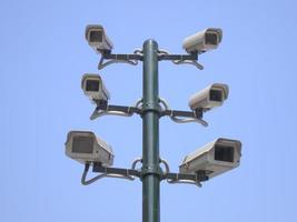CCTV-Kameras an einem Mast foto