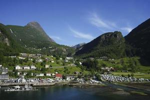 Kreuzfahrt im Geirangerfjord in Norwegen foto