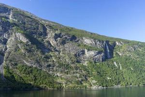 Kreuzfahrt im Geirangerfjord in Norwegen foto